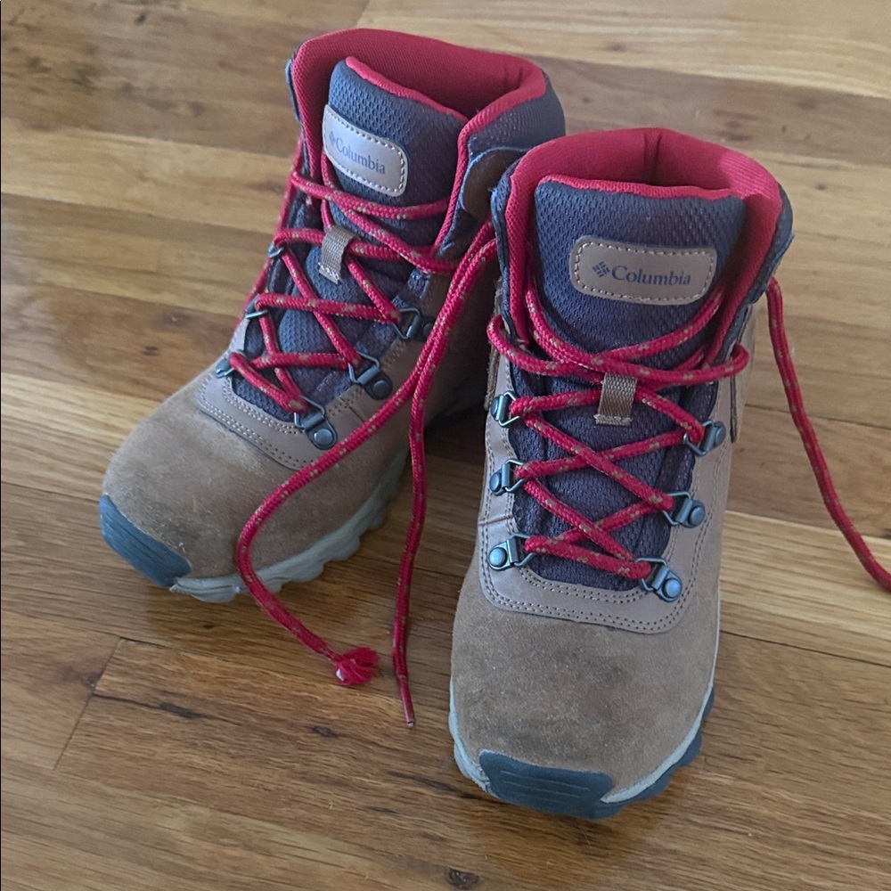 Columbia Tan Suede Hiking Boots with Red Accents